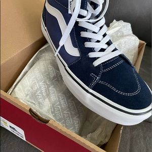 Brand new VANS size 8.5 mens NWT